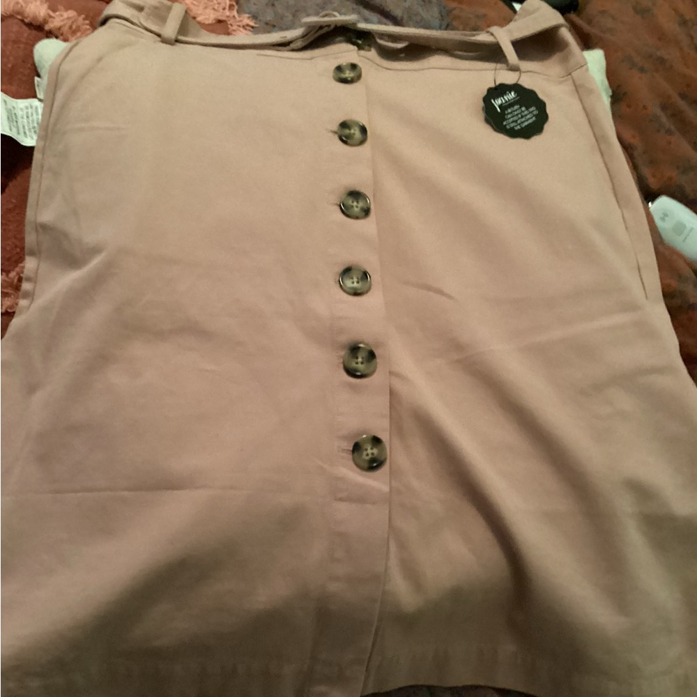 Joanie skirt size US 10, UK 14.